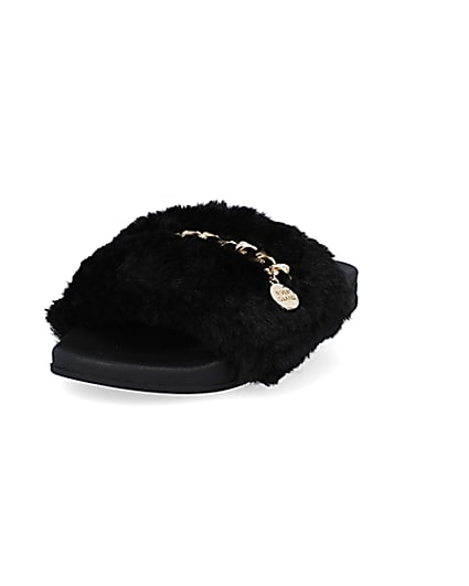360 degree animation of product Girls black chain faux fur sliders frame-23