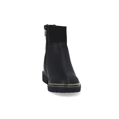 360 degree animation of product Girls black chunky ankle Boots frame-20