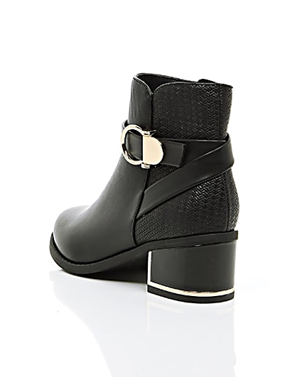 360 degree animation of product Girls black circle buckle block heel boots frame-18