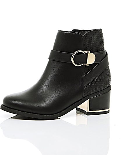 360 degree animation of product Girls black circle buckle block heel boots frame-23