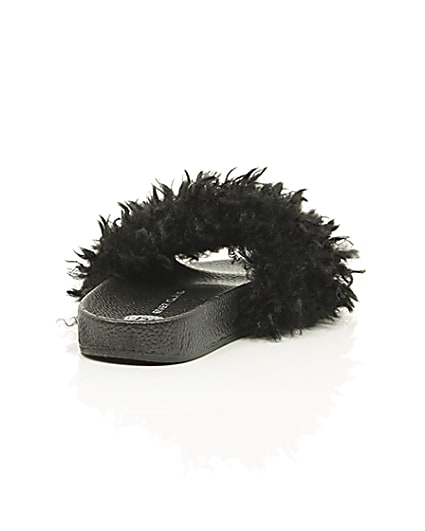 360 degree animation of product Girls black faux fur sliders frame-14
