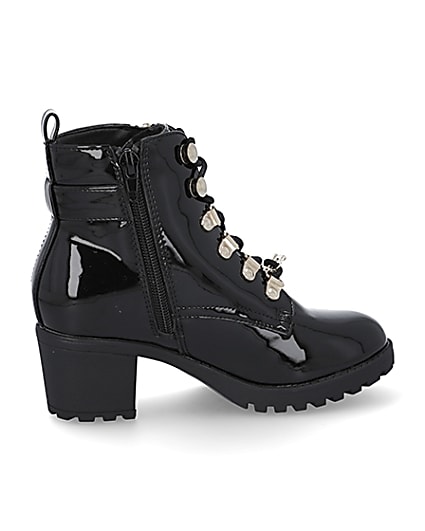 360 degree animation of product Girls black patent hiker heeled boots frame-14