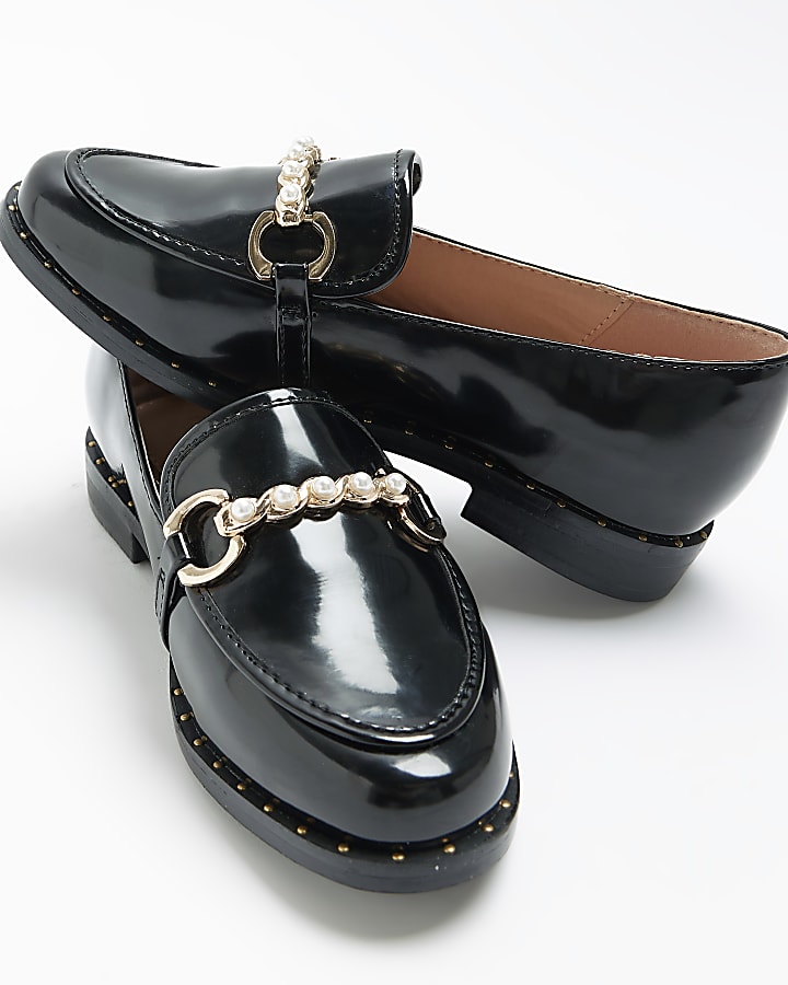 Girls black patent pearl chain detail loafers