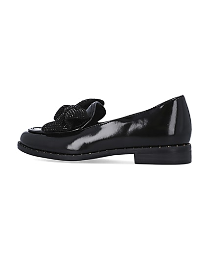 360 degree animation of product Girls black PU diamante bow loafers frame-4