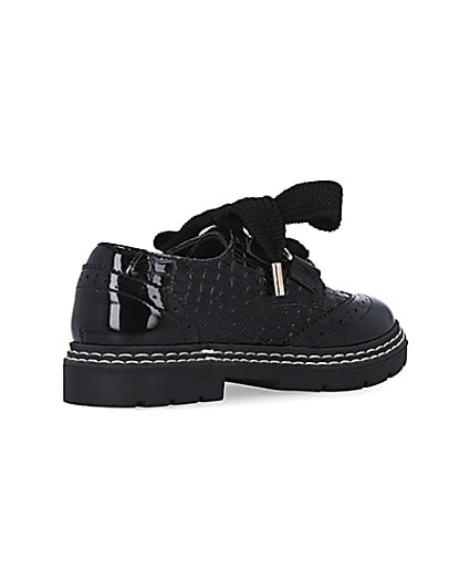 360 degree animation of product Girls black PU lace up brogues frame-12