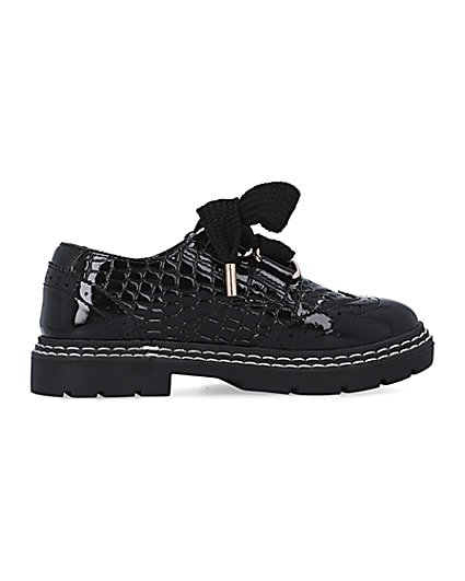 360 degree animation of product Girls black PU lace up brogues frame-14