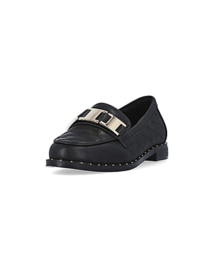 360 degree animation of product Girls Black PU Quilted Loafers frame-23