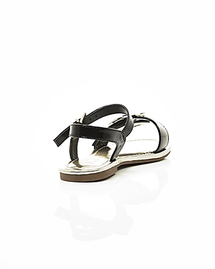 360 degree animation of product Girls black RI buckle sandals frame-14