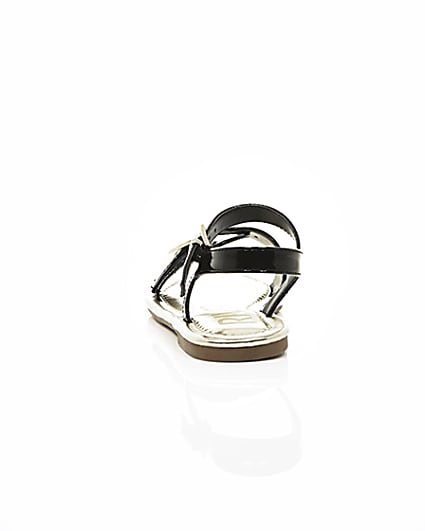 360 degree animation of product Girls black RI buckle sandals frame-16