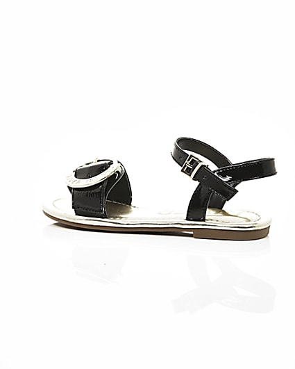 360 degree animation of product Girls black RI buckle sandals frame-20