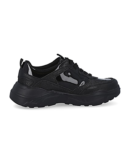 360 degree animation of product Girls black RI chunky lace up trainers frame-14