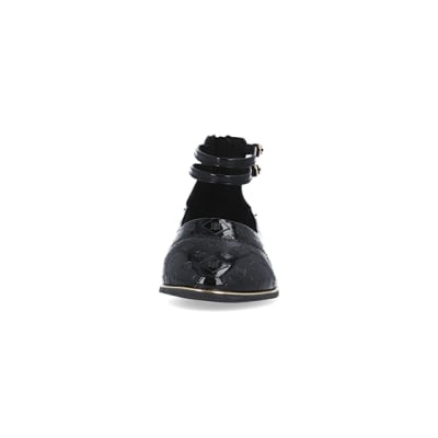 360 degree animation of product Girls black RI monogram strappy ballet shoes frame-21