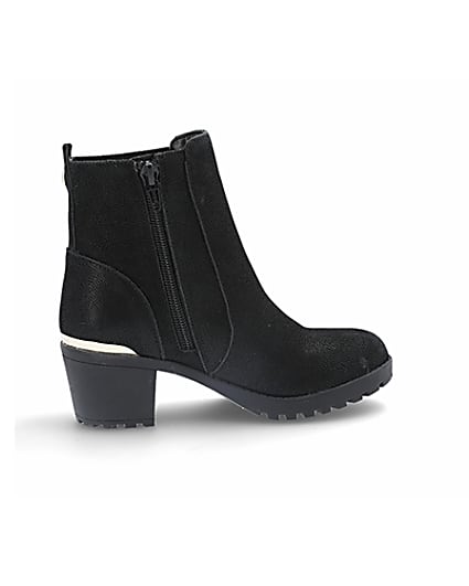 360 degree animation of product Girls black ribbed heeled boots frame-14