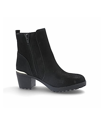 360 degree animation of product Girls black ribbed heeled boots frame-16