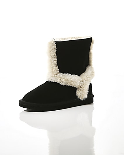 360 degree animation of product Girls black suede faux fur lined ankle boots frame-0
