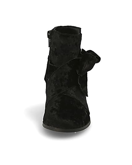360 degree animation of product Girls black velvet bow heel boots frame-21