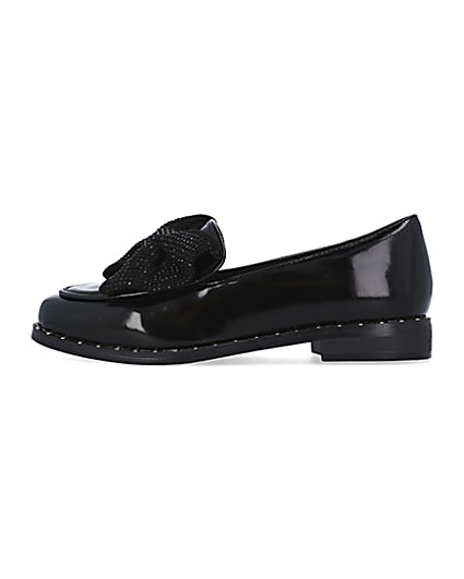 360 degree animation of product Girls Black wide fit Gem Bow patent Loafers frame-3
