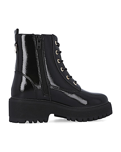 360 degree animation of product Girls black wide fit heeled boots frame-14