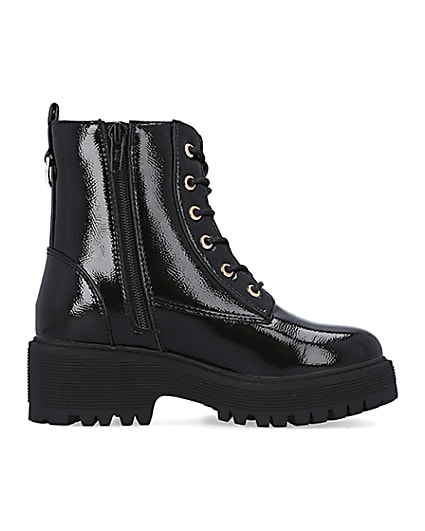 360 degree animation of product Girls black wide fit heeled boots frame-15