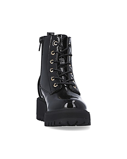 360 degree animation of product Girls black wide fit heeled boots frame-20