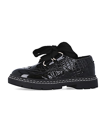 360 degree animation of product Girls black wide fit PU lace up brogue shoes frame-2