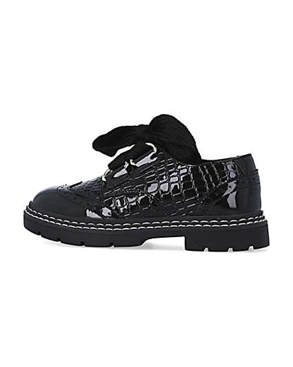 360 degree animation of product Girls black wide fit PU lace up brogue shoes frame-4