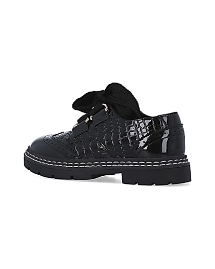 360 degree animation of product Girls black wide fit PU lace up brogue shoes frame-5