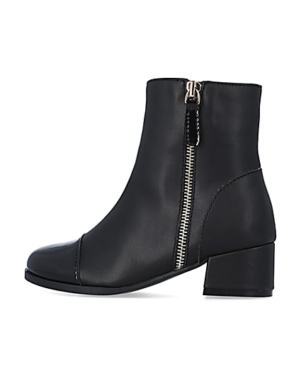 360 degree animation of product Girls Black Zip Detail Heel Boots frame-4