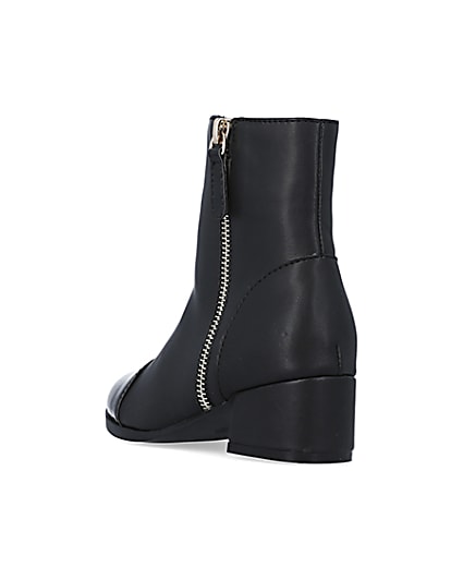 360 degree animation of product Girls Black Zip Detail Heel Boots frame-7