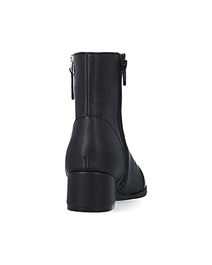 360 degree animation of product Girls Black Zip Detail Heel Boots frame-10