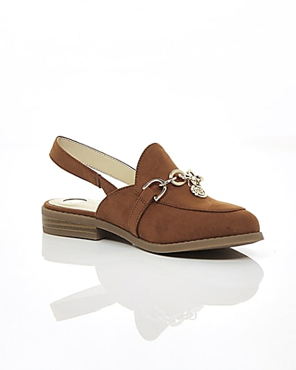 360 degree animation of product Girls brown chain backless loafers frame-7