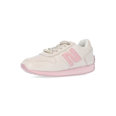 360 degree animation of product Girls ecru RI quilted runner trainers frame-1