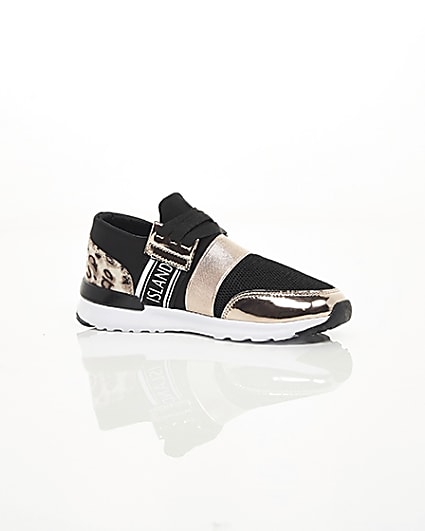 360 degree animation of product Girls gold leopard print runner trainers frame-8
