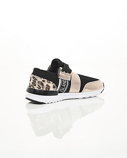 360 degree animation of product Girls gold leopard print runner trainers frame-12