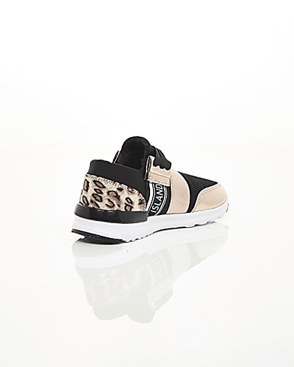 360 degree animation of product Girls gold leopard print runner trainers frame-13