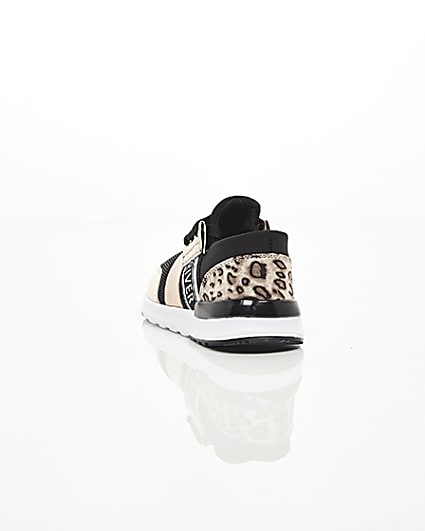 360 degree animation of product Girls gold leopard print runner trainers frame-17