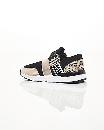 360 degree animation of product Girls gold leopard print runner trainers frame-20