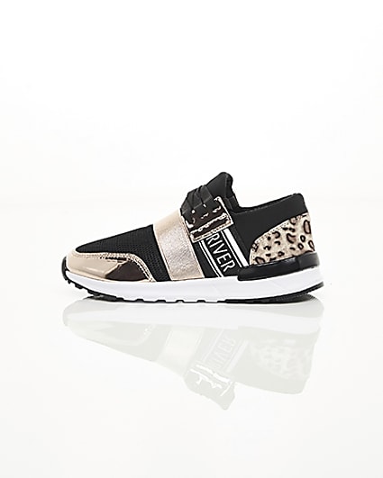 360 degree animation of product Girls gold leopard print runner trainers frame-21