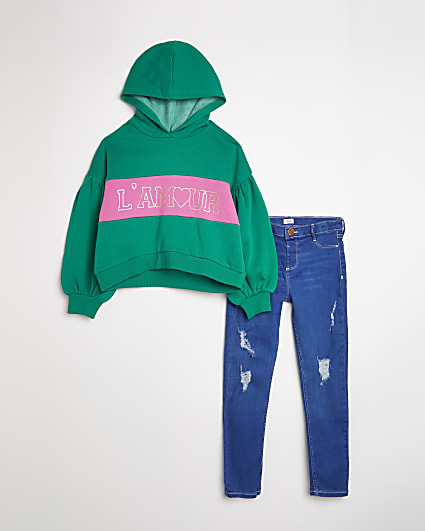Girls green graphic hoodie and jeans outfit