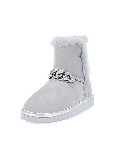 360 degree animation of product Girls grey faux fur lined chain boots frame-23