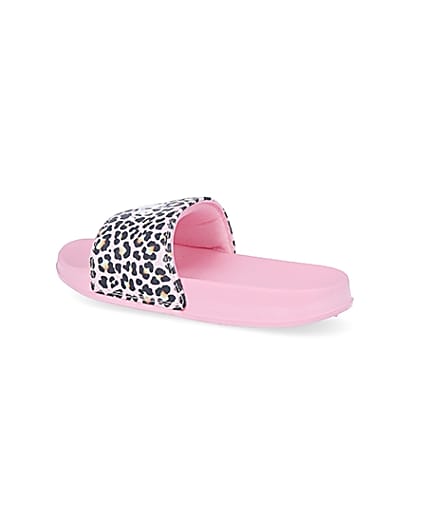360 degree animation of product Girls pink Hype animal print sliders frame-5