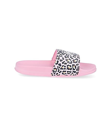 360 degree animation of product Girls pink Hype animal print sliders frame-15