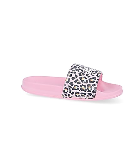360 degree animation of product Girls pink Hype animal print sliders frame-16