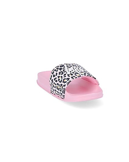 360 degree animation of product Girls pink Hype animal print sliders frame-19
