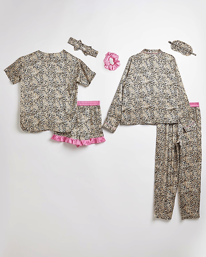 Girls pink leopard print sleepover set