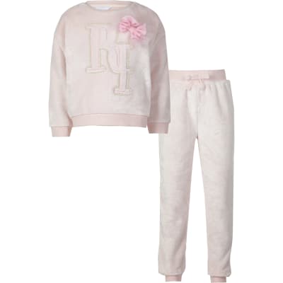 Girls pink RI fleece pyjamas set | River Island