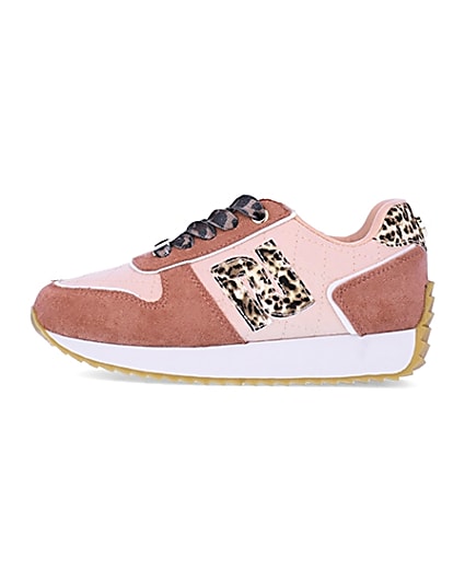 360 degree animation of product Girls pink RI leopard print runner trainers frame-3