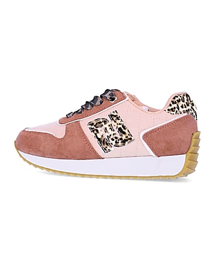 360 degree animation of product Girls pink RI leopard print runner trainers frame-4