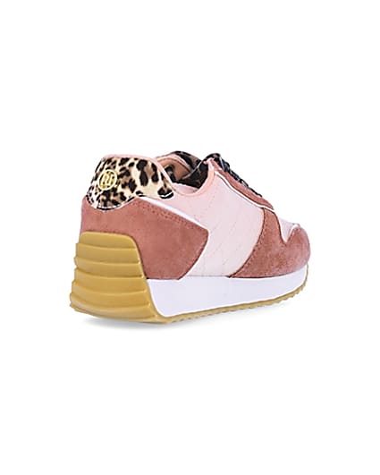 360 degree animation of product Girls pink RI leopard print runner trainers frame-11