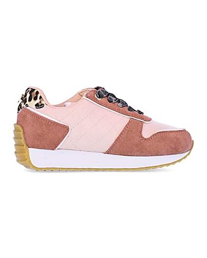 360 degree animation of product Girls pink RI leopard print runner trainers frame-14